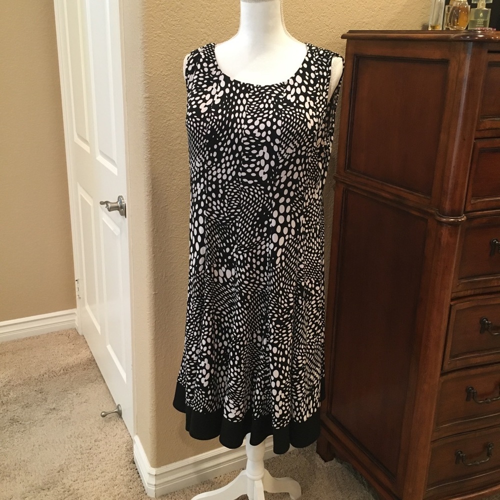 Black and white spotted A-line Dress